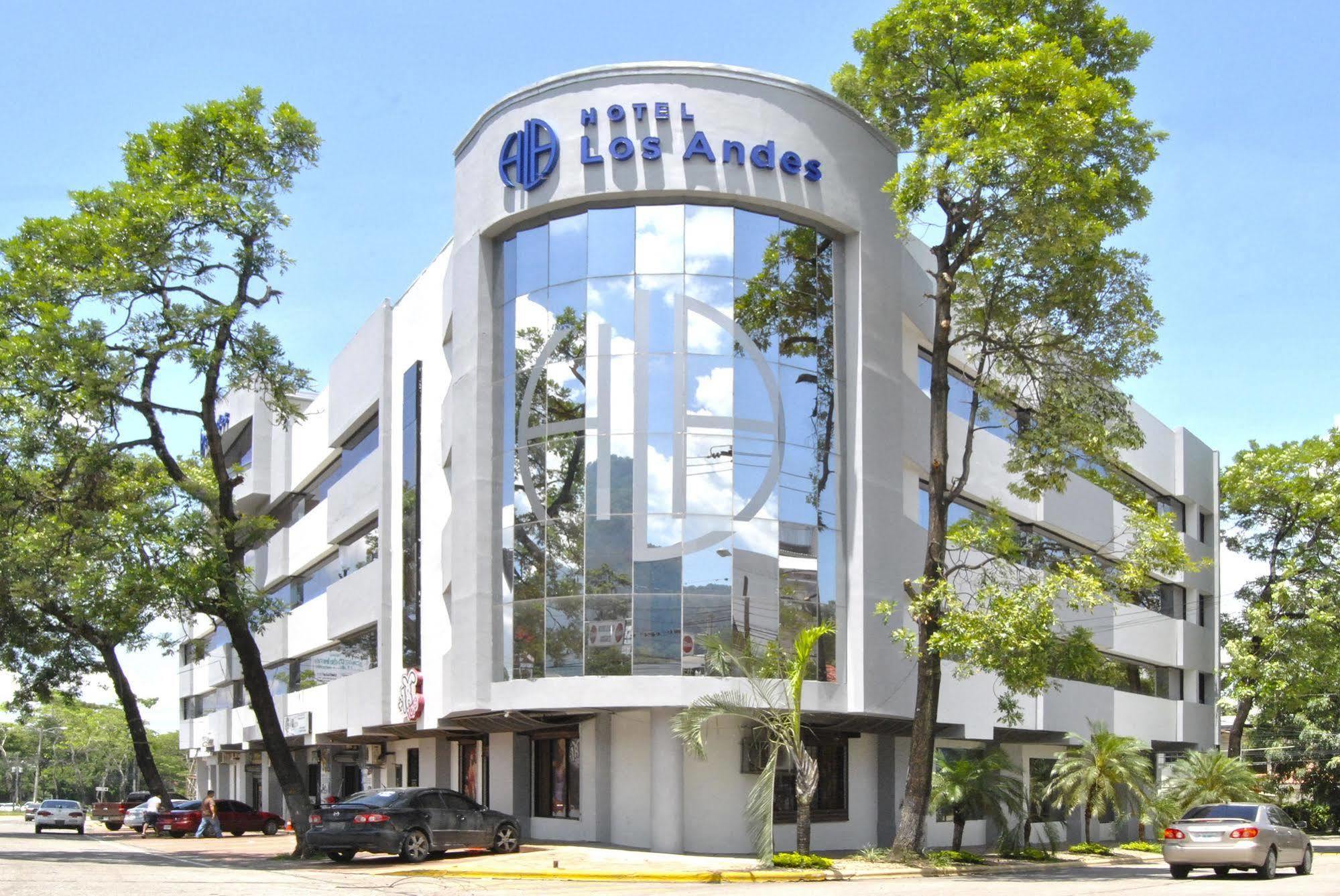 Hotel Los Andes Сан Педро Сула Екстериор снимка